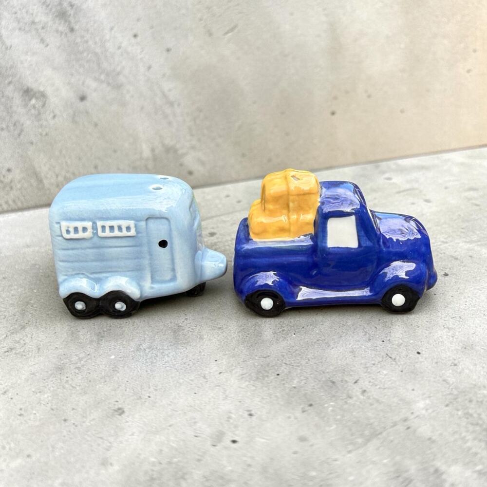 Cracker Barrel Truck and Camper Salt and Pepper Shakers